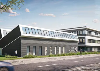 3D-Abbildung des zukünftigen Neubaus mit Blick auf die geplante Laborhalle und das moderne Verwaltungsgebäude. Die Visualisierung wurde von der Firma Vollack erstellt und zeigt die Architektur des Gebäudes in einer detaillierten Ansicht.